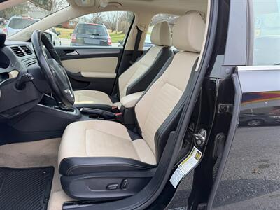 2013 Volkswagen Jetta SEL PZEV   - Photo 9 - Jonestown, PA 17038