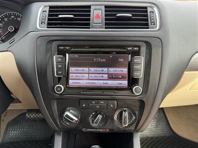 2013 Volkswagen Jetta SEL PZEV   - Photo 17 - Jonestown, PA 17038