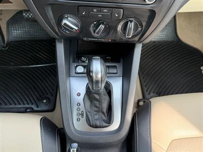 2013 Volkswagen Jetta SEL PZEV   - Photo 18 - Jonestown, PA 17038