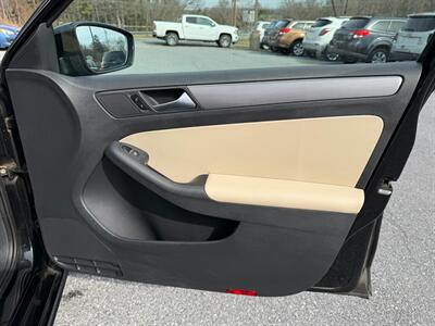 2013 Volkswagen Jetta SEL PZEV   - Photo 20 - Jonestown, PA 17038