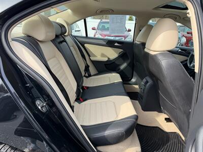 2013 Volkswagen Jetta SEL PZEV   - Photo 14 - Jonestown, PA 17038