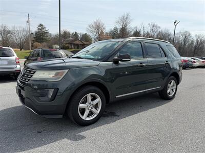 2016 Ford Explorer XLT   - Photo 2 - Jonestown, PA 17038