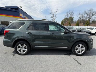 2016 Ford Explorer XLT   - Photo 5 - Jonestown, PA 17038