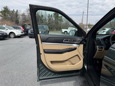 2016 Ford Explorer XLT   - Photo 9 - Jonestown, PA 17038