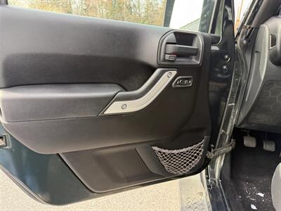 2011 Jeep Wrangler Unlimited Sahara   - Photo 10 - Jonestown, PA 17038