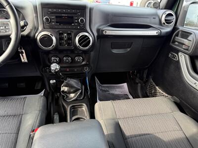 2011 Jeep Wrangler Unlimited Sahara   - Photo 15 - Jonestown, PA 17038