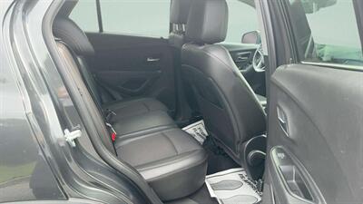 2017 Chevrolet Trax LT - Photo 12 - Jonestown, PA 17038
