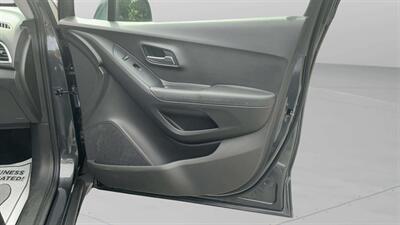2017 Chevrolet Trax LT - Photo 17 - Jonestown, PA 17038