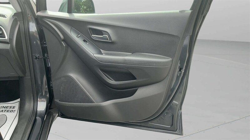 2017 Chevrolet Trax LT - Photo 17 - Jonestown, PA 17038