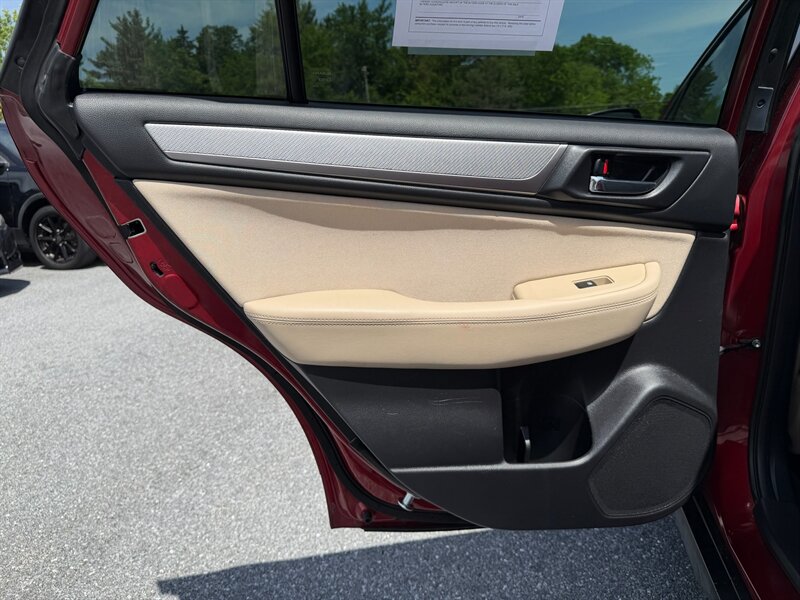 2015 Subaru Outback 2.5i Premium - Photo 12 - Jonestown, PA 17038