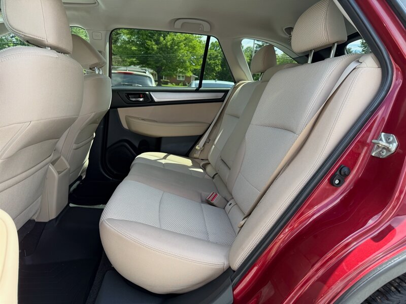 2015 Subaru Outback 2.5i Premium - Photo 11 - Jonestown, PA 17038