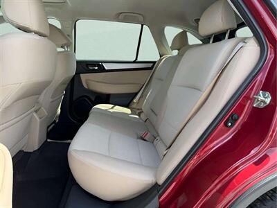 2015 Subaru Outback 2.5i Premium   - Photo 11 - Jonestown, PA 17038