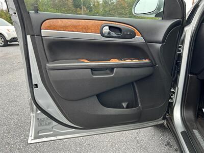2012 Buick Enclave Leather   - Photo 10 - Jonestown, PA 17038