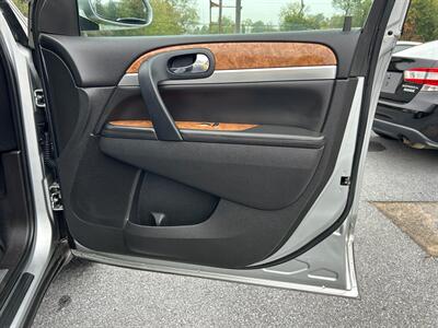 2012 Buick Enclave Leather   - Photo 18 - Jonestown, PA 17038