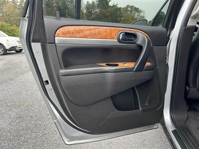 2012 Buick Enclave Leather   - Photo 12 - Jonestown, PA 17038