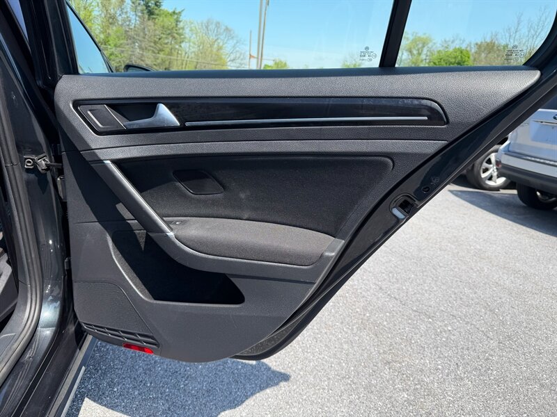 2017 Volkswagen Golf GTI Sport - Photo 12 - Jonestown, PA 17038