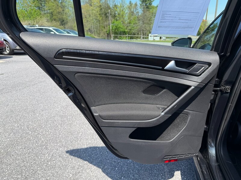 2017 Volkswagen Golf GTI Sport - Photo 11 - Jonestown, PA 17038