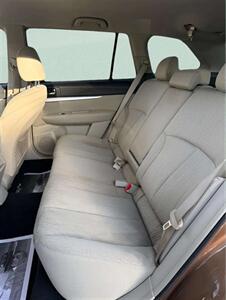 2011 Subaru Outback 2.5i Premium - Photo 9 - Jonestown, PA 17038