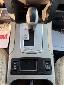 2011 Subaru Outback 2.5i Premium   - Photo 10 - Jonestown, PA 17038