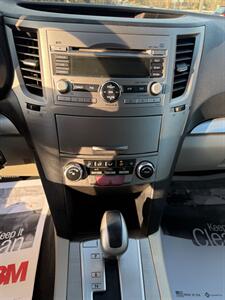 2011 Subaru Outback 2.5i Premium   - Photo 11 - Jonestown, PA 17038