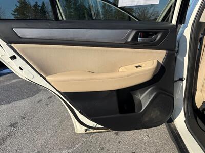2015 Subaru Outback 2.5i Premium   - Photo 11 - Jonestown, PA 17038