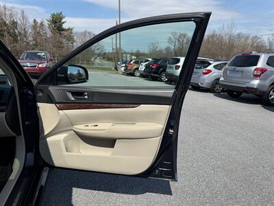 2013 Subaru Legacy 2.5i Limited   - Photo 21 - Jonestown, PA 17038