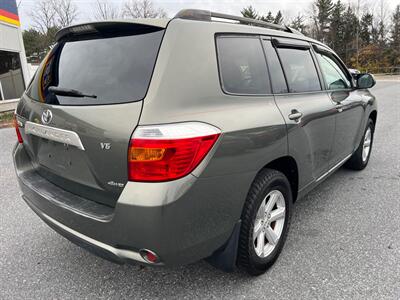 2009 Toyota Highlander   - Photo 8 - Jonestown, PA 17038