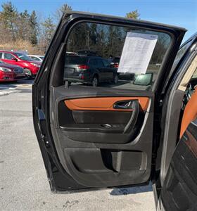 2016 Chevrolet Traverse LT   - Photo 11 - Jonestown, PA 17038