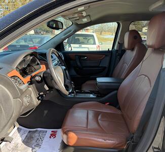 2016 Chevrolet Traverse LT   - Photo 10 - Jonestown, PA 17038