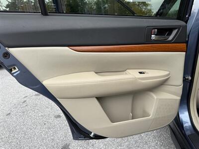 2013 Subaru Outback 3.6R Limited   - Photo 10 - Jonestown, PA 17038