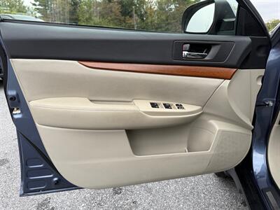2013 Subaru Outback 3.6R Limited   - Photo 9 - Jonestown, PA 17038