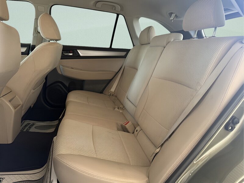 2017 Subaru Outback 2.5i Premium - Photo 15 - Jonestown, PA 17038