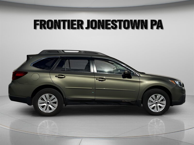 2017 Subaru Outback 2.5i Premium - Photo 6 - Jonestown, PA 17038