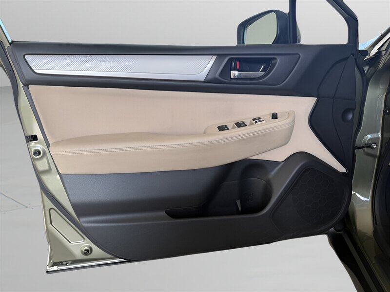 2017 Subaru Outback 2.5i Premium - Photo 11 - Jonestown, PA 17038