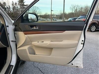 2014 Subaru Outback 2.5i Limited - Photo 17 - Jonestown, PA 17038