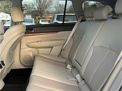 2014 Subaru Outback 2.5i Limited - Photo 12 - Jonestown, PA 17038