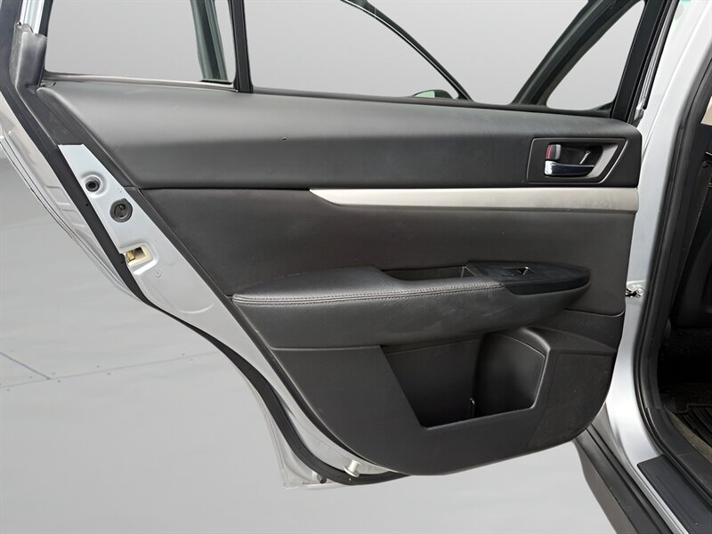 2012 Subaru Outback Premium - Photo 12