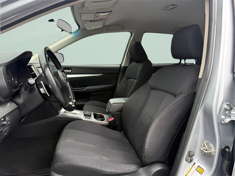 2012 Subaru Outback Premium - Photo 11