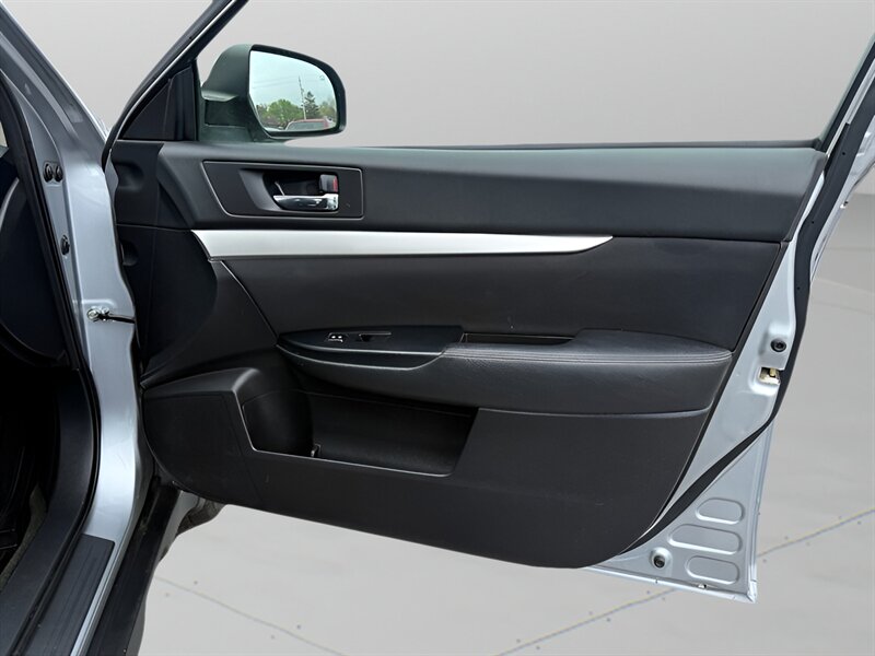 2012 Subaru Outback Premium - Photo 19