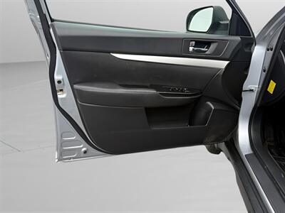 2012 Subaru Outback 2.5i Premium - Photo 10 - Jonestown, PA 17038