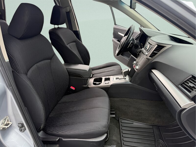2012 Subaru Outback Premium - Photo 21