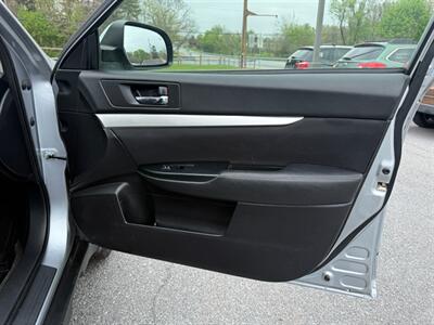 2012 Subaru Outback 2.5i Premium - Photo 19 - Jonestown, PA 17038