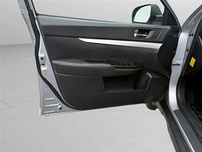 2012 Subaru Outback 2.5i Premium - Photo 10 - Jonestown, PA 17038