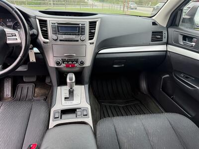2012 Subaru Outback 2.5i Premium - Photo 14 - Jonestown, PA 17038