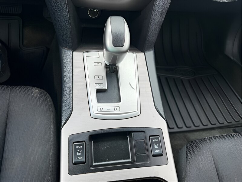 2012 Subaru Outback Premium - Photo 23