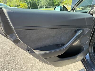 2021 Tesla Model 3 Long Range   - Photo 15 - Jonestown, PA 17038