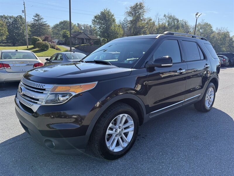 2013 Ford Explorer XLT photo 2