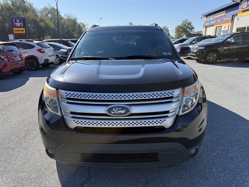 2013 Ford Explorer XLT photo 3