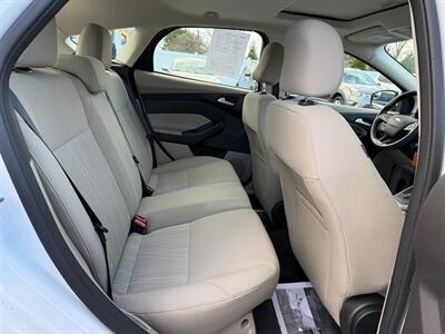 2016 Ford Focus SE   - Photo 15 - Jonestown, PA 17038