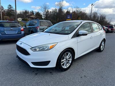 2016 Ford Focus SE   - Photo 2 - Jonestown, PA 17038